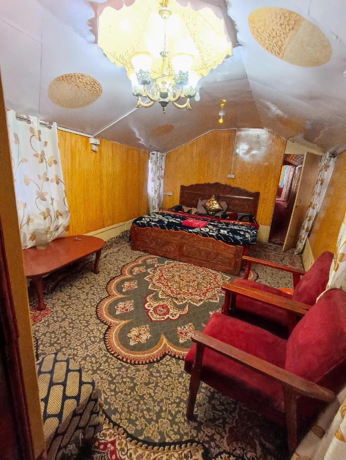 Hotel Hb Nancy Group Of Houseboats Srīnagar Exterior foto