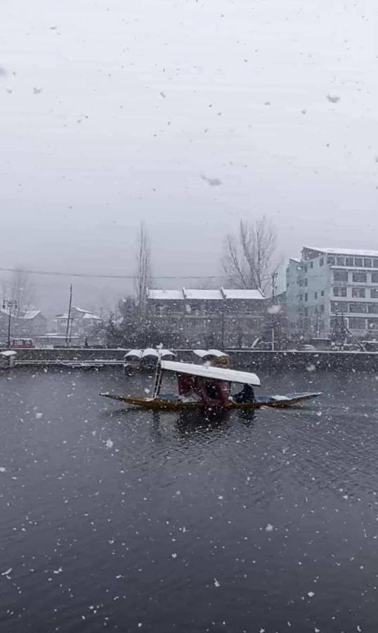 Hotel Hb Nancy Group Of Houseboats Srīnagar Exterior foto